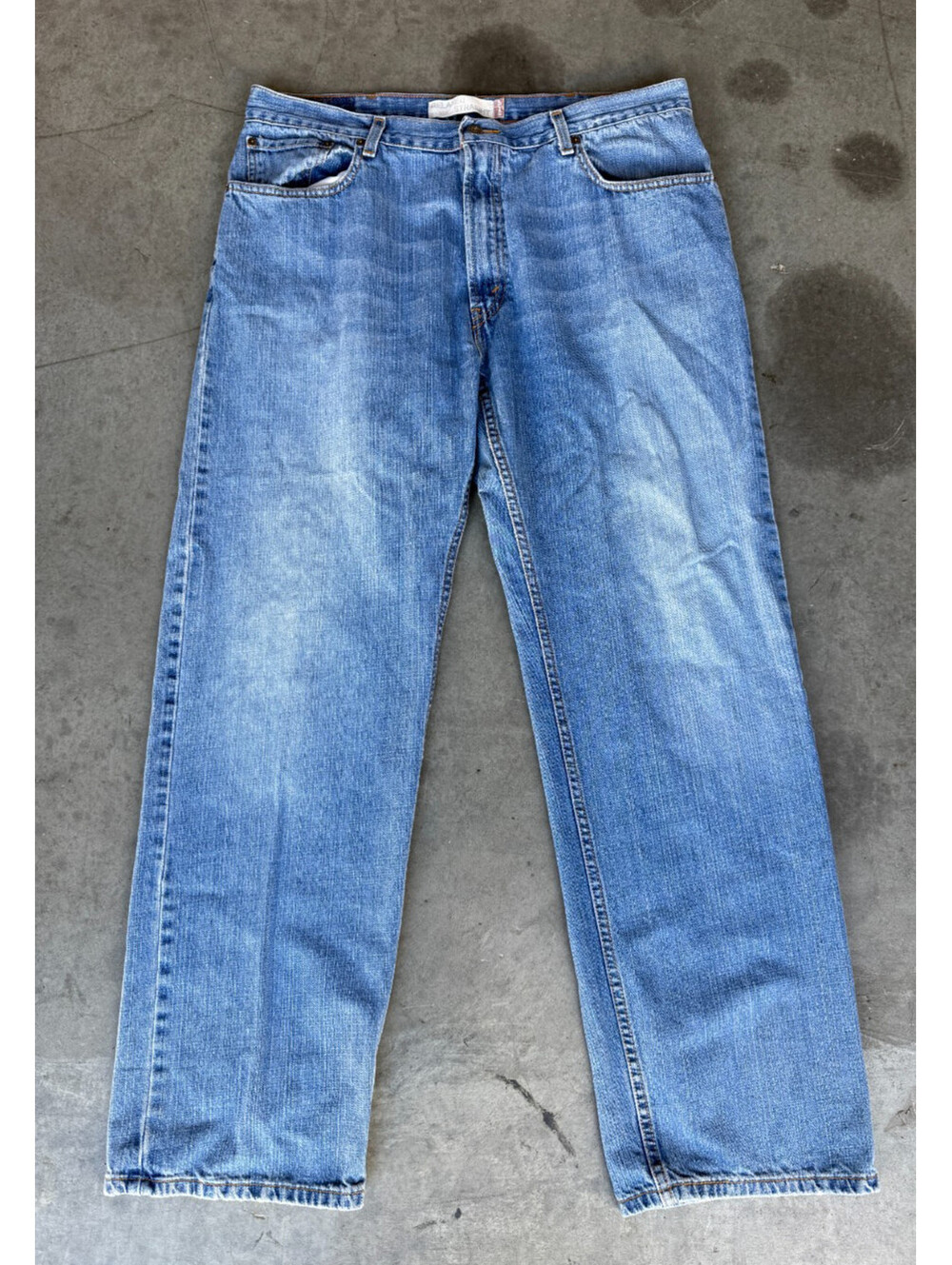 Levi's Jeans Mens 38x32 Blue 559 Relaxed Straight Fit Medium Wash Denim Y2K